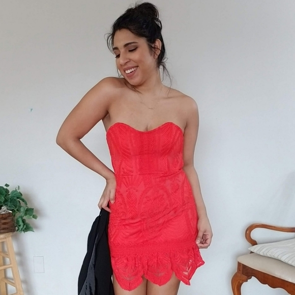 FOREVER 21 CHERRY RED EMBROIDERED MINI DRESS M 6 8 10 - Picture 8 of 10